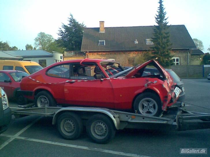 Ford Capri 2.3 S Ghia - hvorfor.... det er simpelthen ikke til at fatte... skulle aldrig have solgt den... det er så sørgeligt at se den sådan.... billede 16