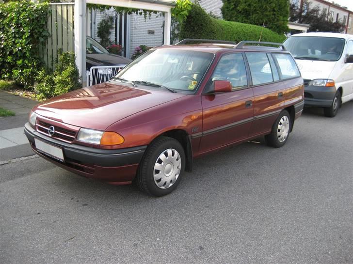 Opel Astra F Caravan - Dukfrisk og nyhentet. billede 12