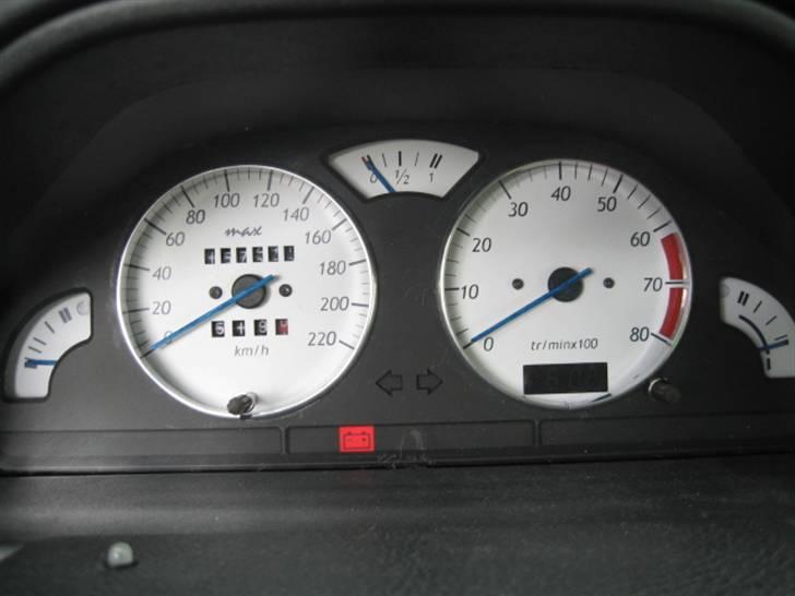 Peugeot 106 GTI *SOLGT* billede 4