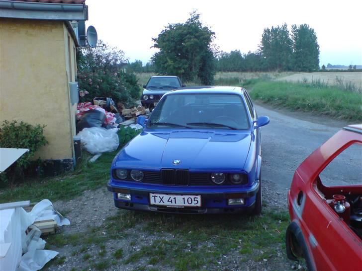 BMW 323i solgt billede 2