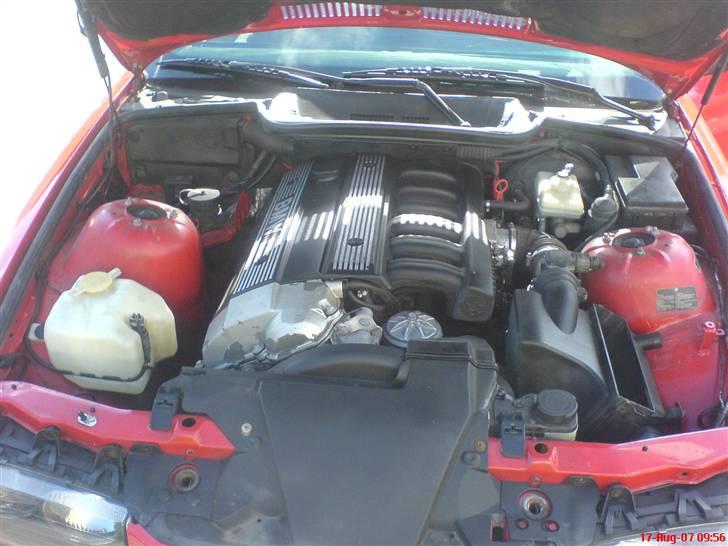 BMW 320i (Solgt) billede 9