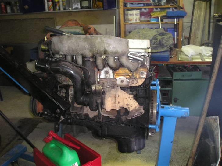 Nissan  Patrol 2,8 pick up solgt - en slidt motor puha 300.000 km er langt og den er meget træt billede 7