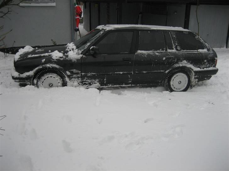 BMW 325 touring - i vinter billede 1