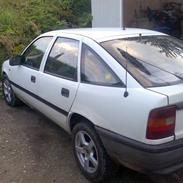 Opel vectra 2,0 i