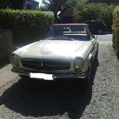 Mercedes Benz 230 sl pagode