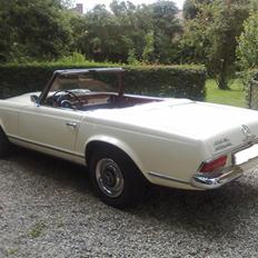 Mercedes Benz 230 sl pagode