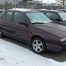 Alfa Romeo 155 total skadet