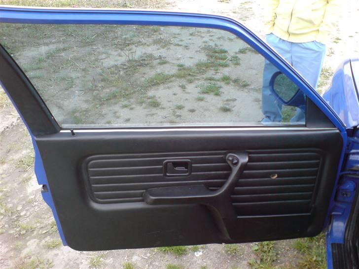 BMW 323i solgt billede 9