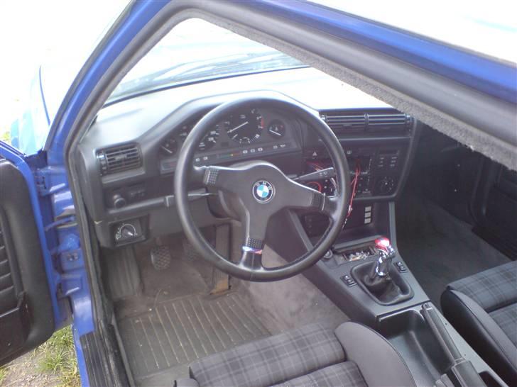 BMW 323i solgt billede 10