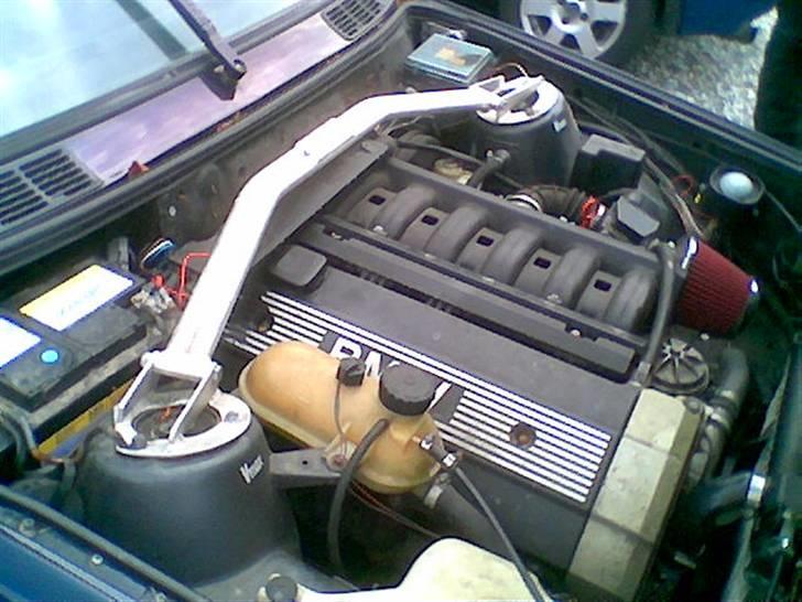 BMW e30 320i solgt billede 6