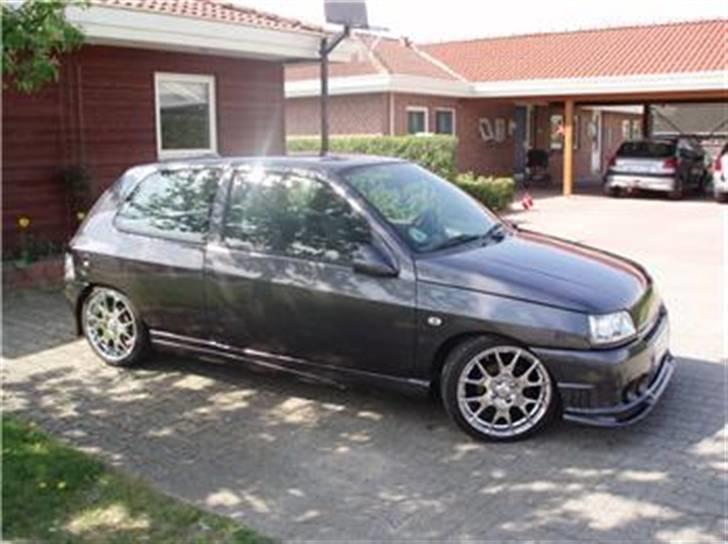 Renault clio - totalt skadet :( billede 1