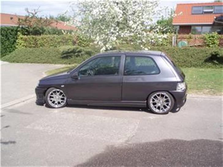 Renault clio - totalt skadet :( billede 5