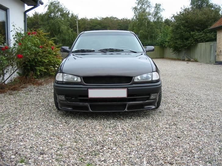 Opel Astra Gsi - Forlænget hjelm med kadett gsi gæller, Jms front læbe. billede 5