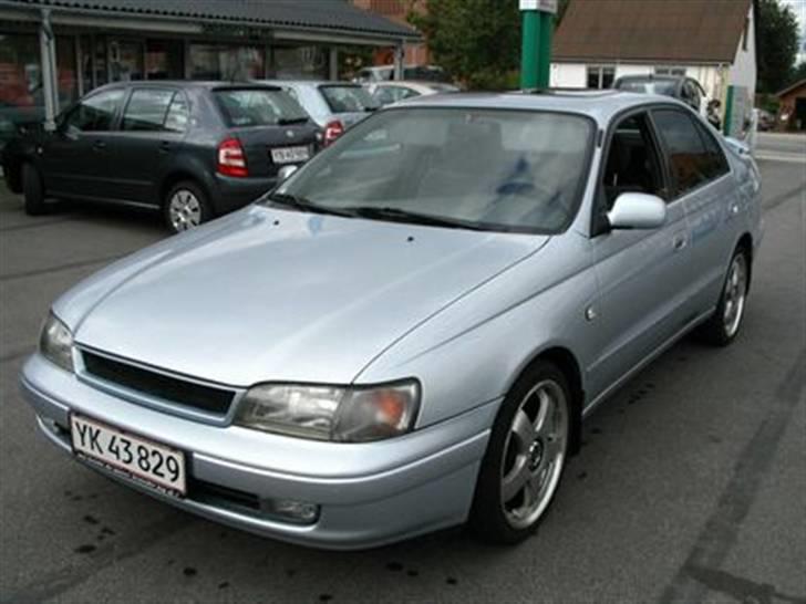 Toyota Carina E Ginza *SOLGT*!! - Carina´en, efter jeg har fået indfarvet lister og farvet calibre, og sænket den (: billede 10