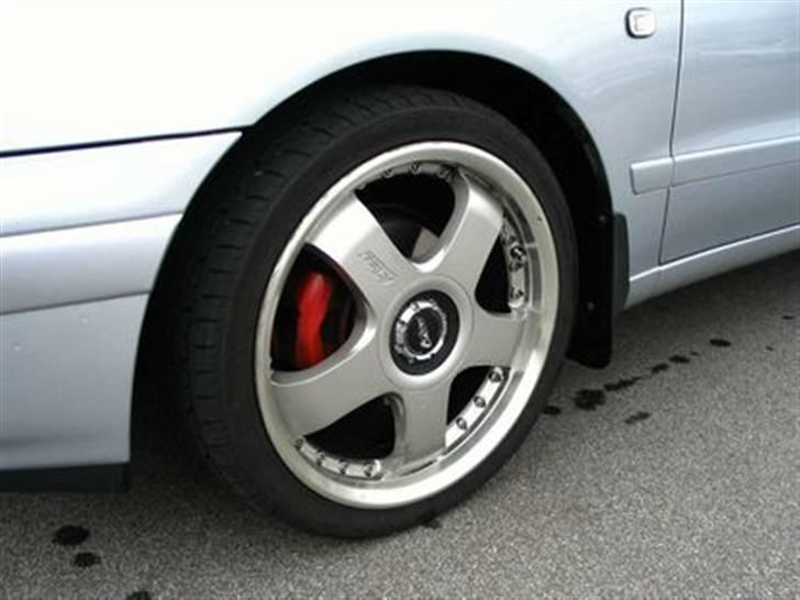 Toyota Carina E Ginza *SOLGT*!! - Carina´en, efter jeg har fået indfarvet lister og farvet calibre, og sænket den (: billede 11