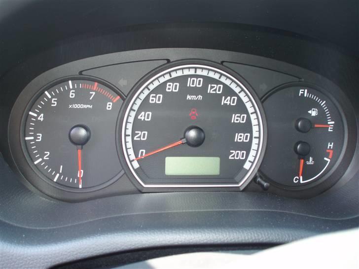 Suzuki Swift (solgt) billede 7