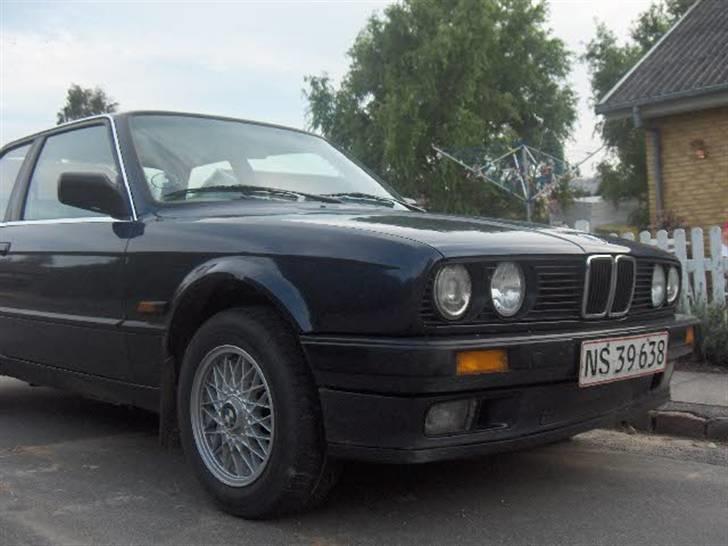 BMW 320i  ***SOLGT*** billede 3