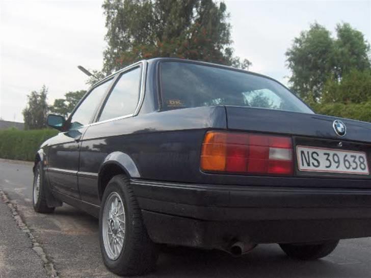 BMW 320i  ***SOLGT*** billede 5