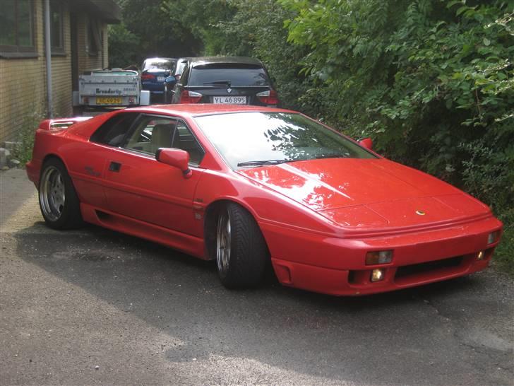 Lotus Esprit se(SOLGT) - rød og rå billede 1