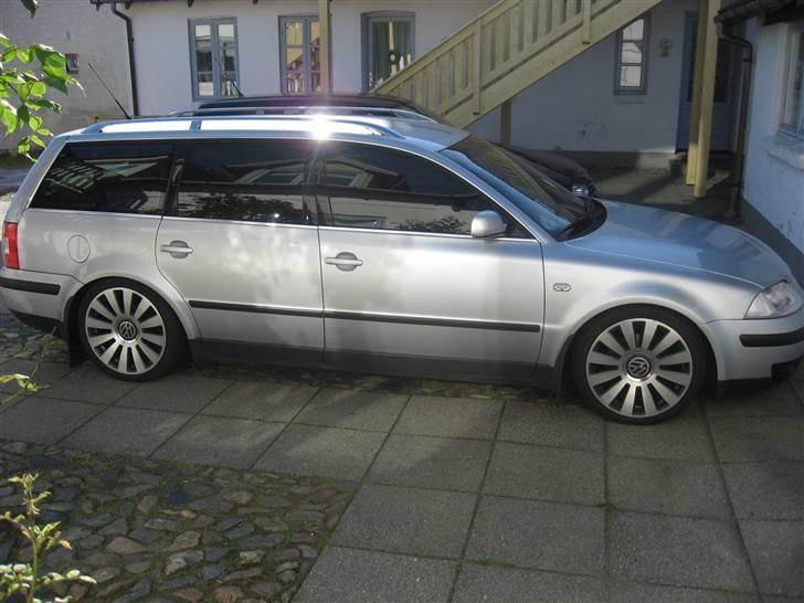 VW Passat 3BG TDI 6G - Lige monteret gevind, står med gamle fælge billede 10