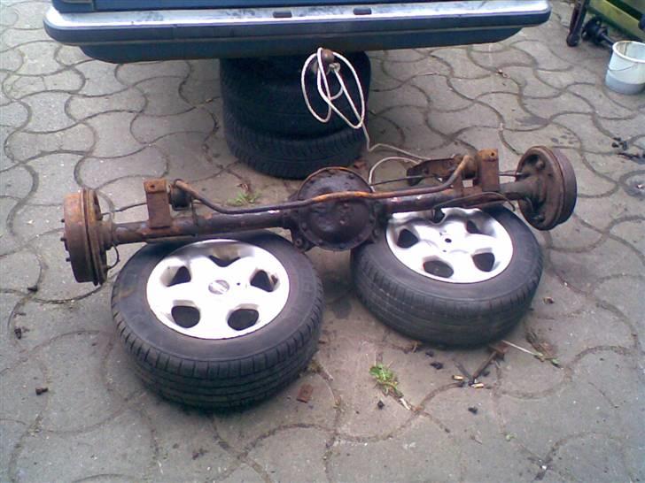 Ford Taunus 2.3 v6 (SOLGT) - Nyt bagtøj til dytten... billede 3