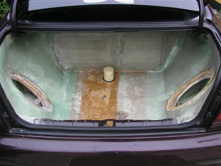 Toyota Carina E Extreme Project  - som det ser ud D. 21-8-2007 men kæft der er langt endnu :)  billede 10