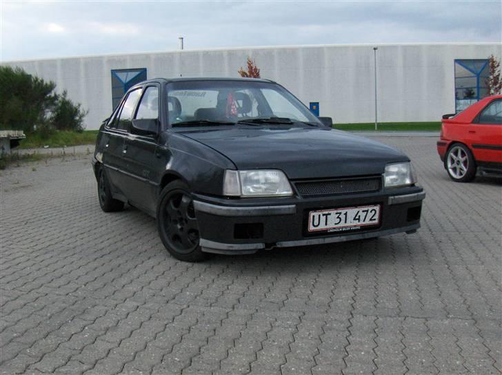 Opel Kadett E Sedan Gt "Solgt" billede 3