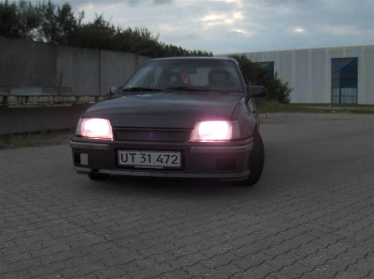 Opel Kadett E Sedan Gt "Solgt" - 12000K Bixenon :) billede 5
