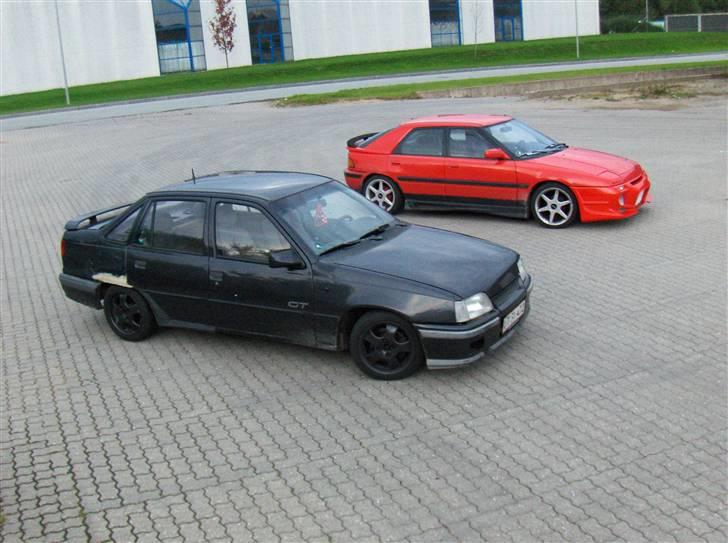 Opel Kadett E Sedan Gt "Solgt" - Kadettilakken og en af kammeierns brøn brøn  billede 14