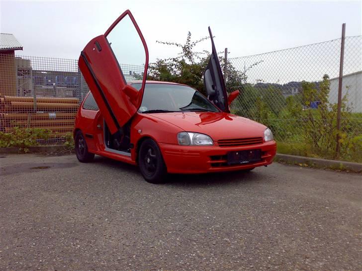 Toyota starlet 1,5 turbo *solgt* - Lambo døre er en FED detalje på en Starlet :-) billede 1