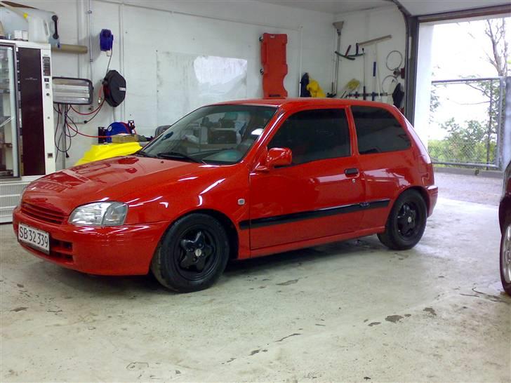 Toyota starlet 1,5 turbo *solgt* - billed af nypoleret vogn og små fede 13" vinter alu billede 3