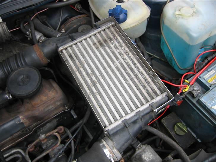 VW Golf || 1,6 GTD SOLGT - Min meget lille intercooler der kommer en stører billede 7