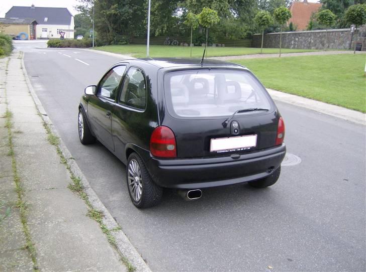 Opel Corsa B SOLGT.. - syntes selv at det er den fedeste vinkel.. billede 3