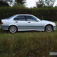 BMW 323I solgt
