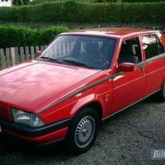 Alfa Romeo 75 2,0