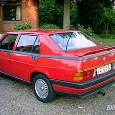 Alfa Romeo 75 2,0