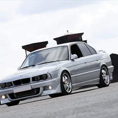 BMW 525i 24v turbo (til salg)