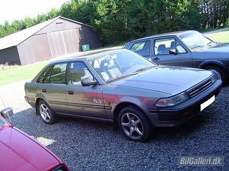 Toyota carina 2 billede 1