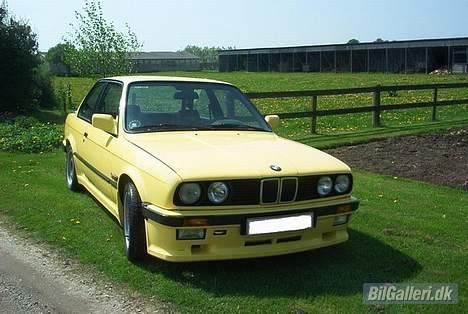 BMW 320i billede 1