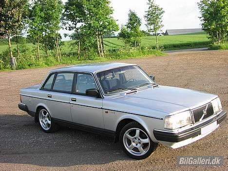 Volvo 240 GL - Før sænkningen billede 7