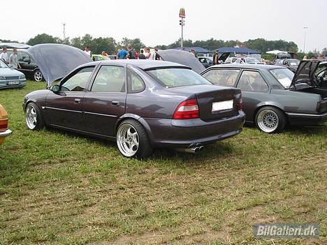 Opel vectra b under ombygning - opel træf i bispingen tyskland fik 3 plads i vectra b kategorien billede 1