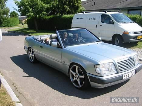 Mercedes Benz 300E - 24v CE cab.*SOLGT* - Jan L har taget dette billede af bilen :) billede 5