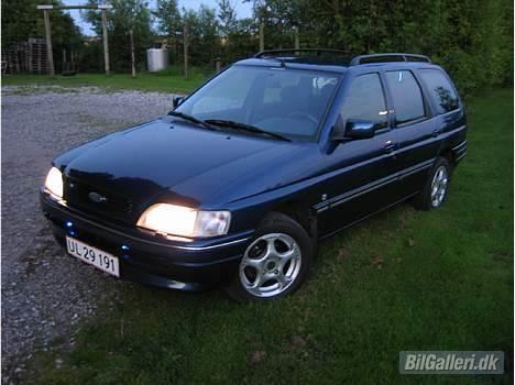 Ford Escort ¤BLUE <-> LIGHTS¤ - Når hun er smukkest! billede 1