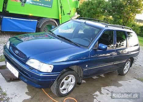 Ford Escort ¤BLUE <-> LIGHTS¤ - Gammelt billede af den smukke! billede 7