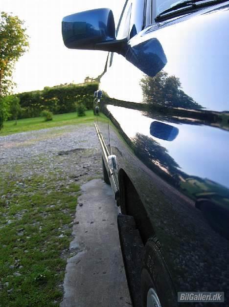 Ford Escort ¤BLUE <-> LIGHTS¤ - Her kan man rigtig se den 4 år gamle lak på hende! sys selv den er nogen lunde godt holdet billede 10