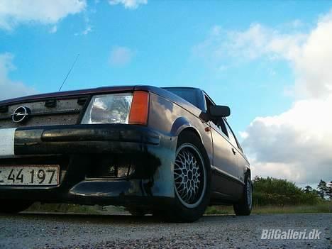 Opel Kadett D    DØD billede 7