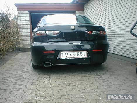 Alfa Romeo 156 - Den nye lester bagkofanger klæder den godt, skulle bare have udst i hver side! billede 2