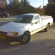 Ford Sierra 2,0 P100 [DØD]