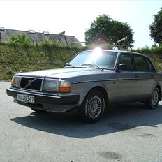 Volvo 240 GLE Injection