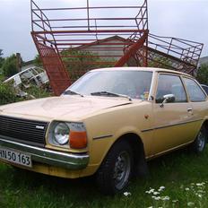 Mazda 323 Fa (Bananen)